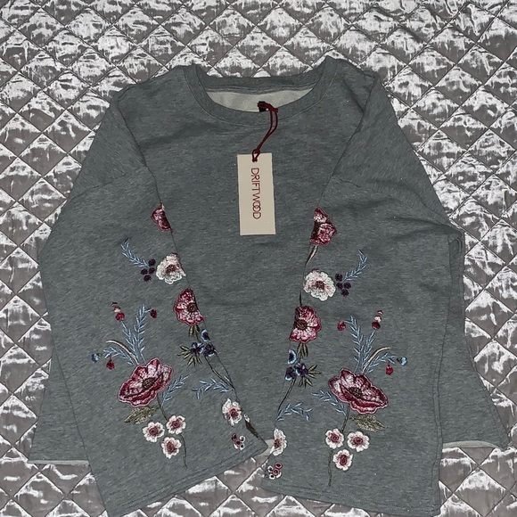 beautiful embroidered shirt - Picture 1 of 3